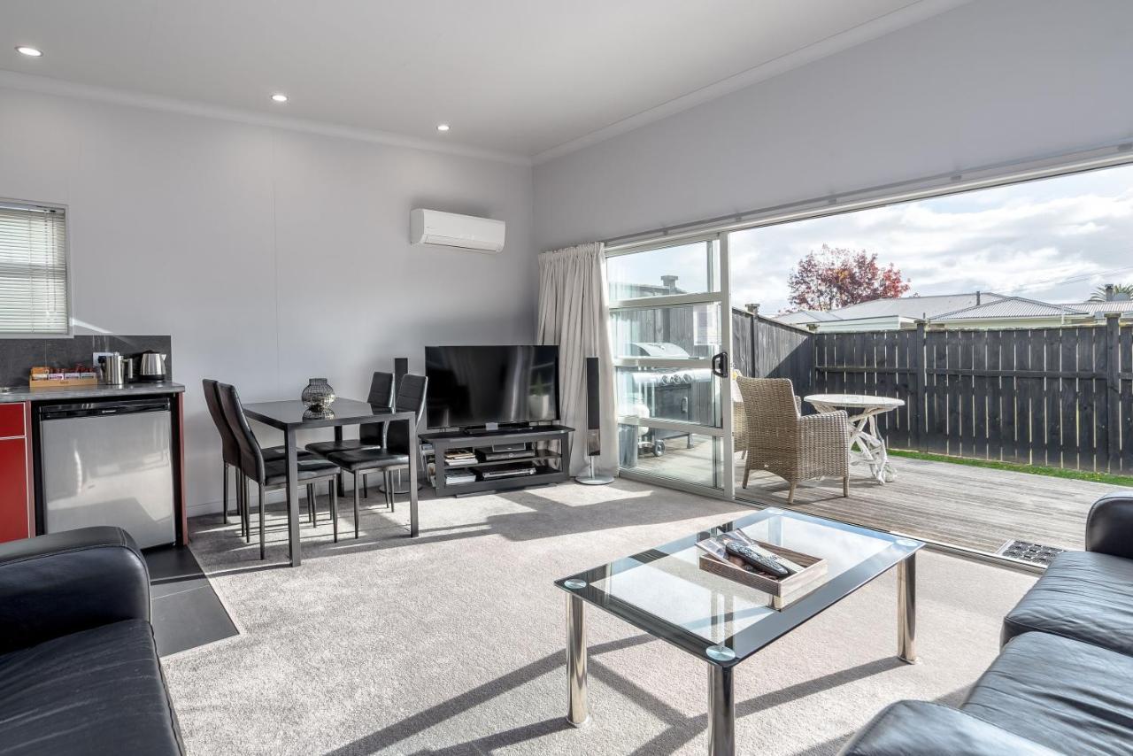 Villa Two Four Cologne à Martinborough Extérieur photo