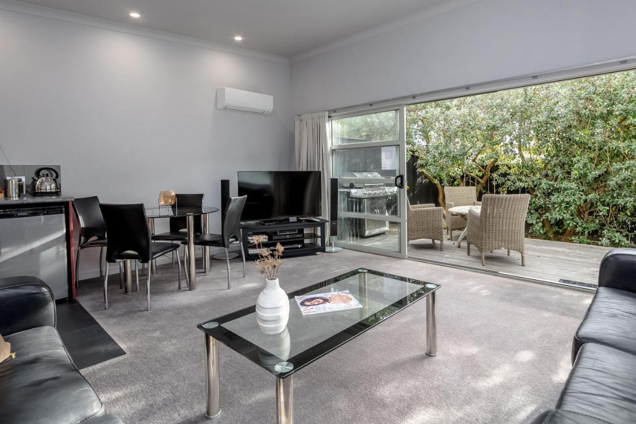 Villa Two Four Cologne à Martinborough Extérieur photo