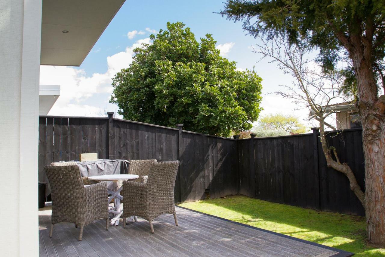 Villa Two Four Cologne à Martinborough Extérieur photo
